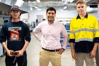 Apprentices receiving cash back for their tools