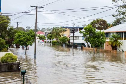 Australian homes caught in flood